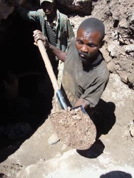 Miner_at_work_Kawama Co mine.jpg